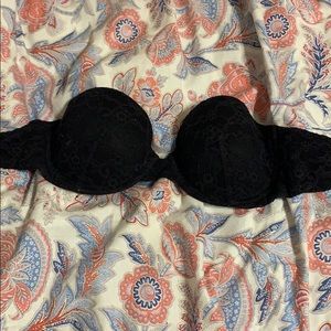 Victoria’s Secret strapless bra